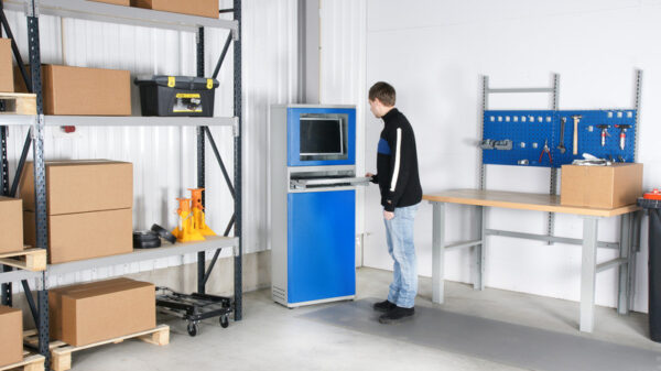 PC Skab, flat-screen