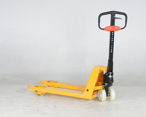 Quicklifter-PL-2000-C2-Palleløfter-910-BN-1 Quicklifter PL 2000 C2 – 2500kg med 900mm gafler og bogie nylonhjul
