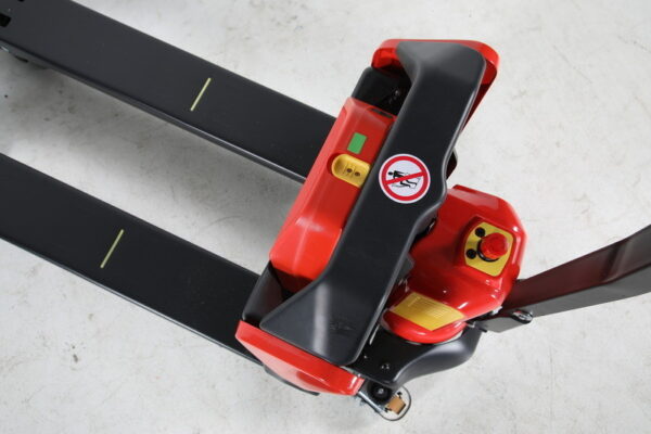 Selvkørende-palleløfter-PTE-15-N-EDGE-2 Elektrisk palleløfter PTE15N EDGE - 1500 kg